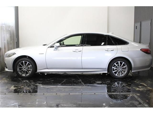 TOYOTA CROWN sedan hybrid 4WD 2020