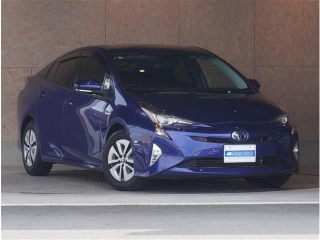 TOYOTA PRIUS 2017