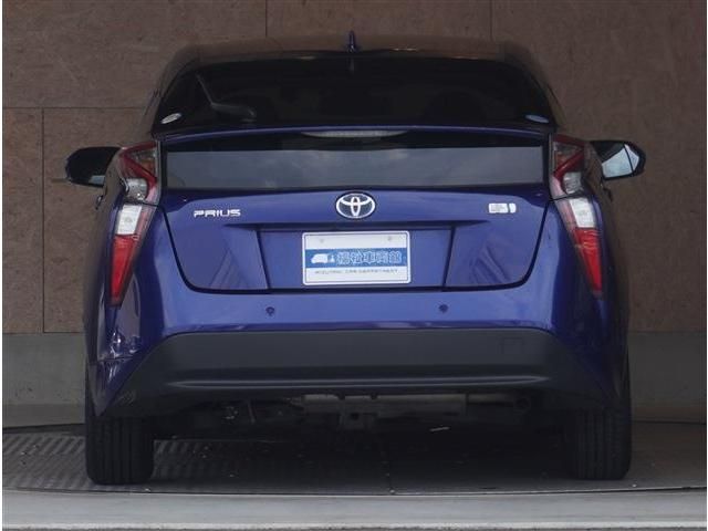 TOYOTA PRIUS 2017