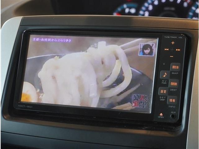 TOYOTA NOAH 4WD 2012