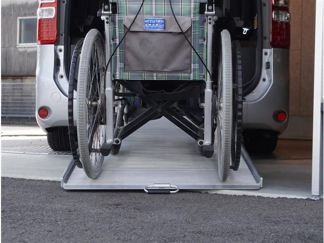 TOYOTA NOAH 4WD 2012