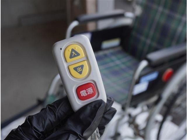 TOYOTA NOAH 4WD 2012