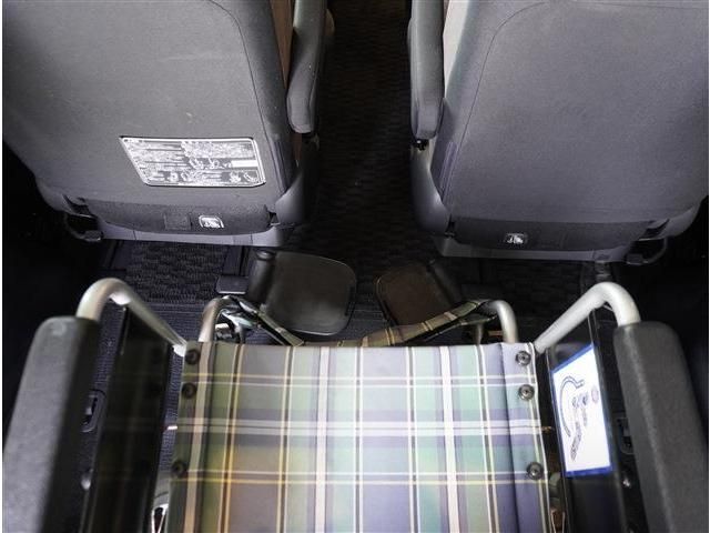 TOYOTA NOAH 4WD 2012