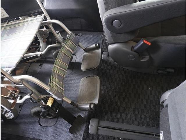 TOYOTA NOAH 4WD 2012