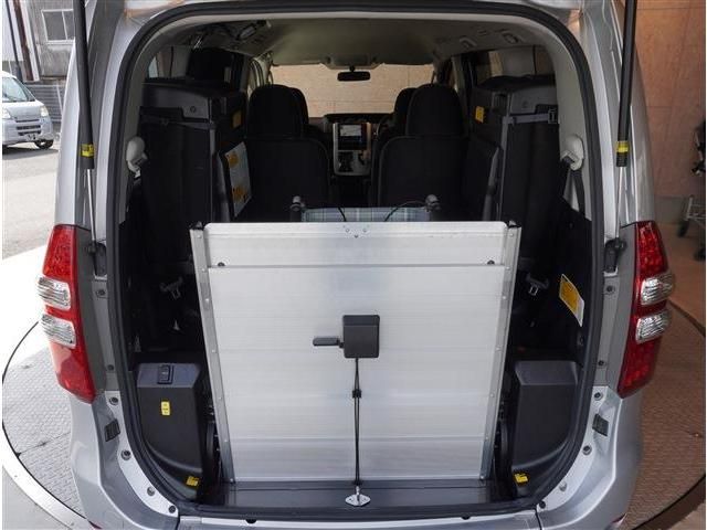 TOYOTA NOAH 4WD 2012