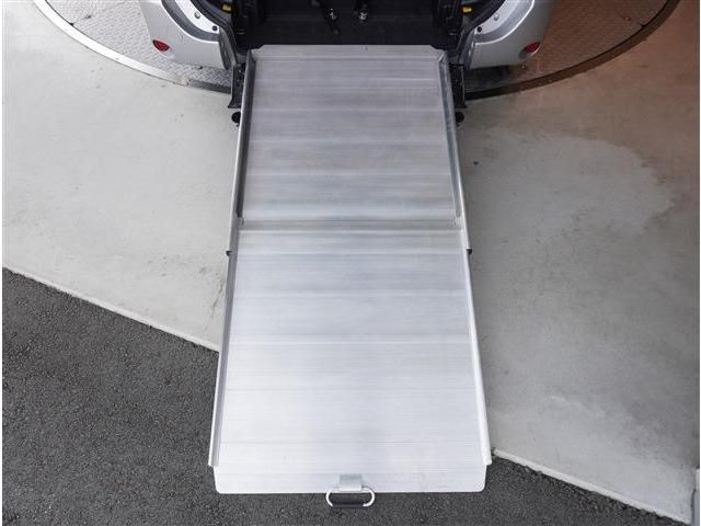 TOYOTA NOAH 4WD 2012