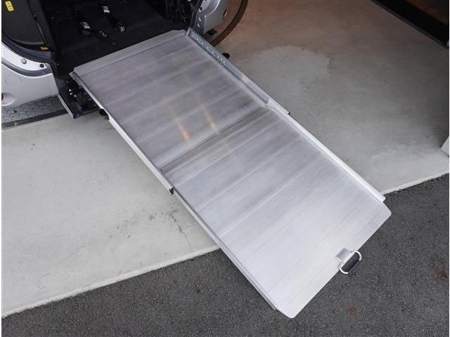 TOYOTA NOAH 4WD 2012