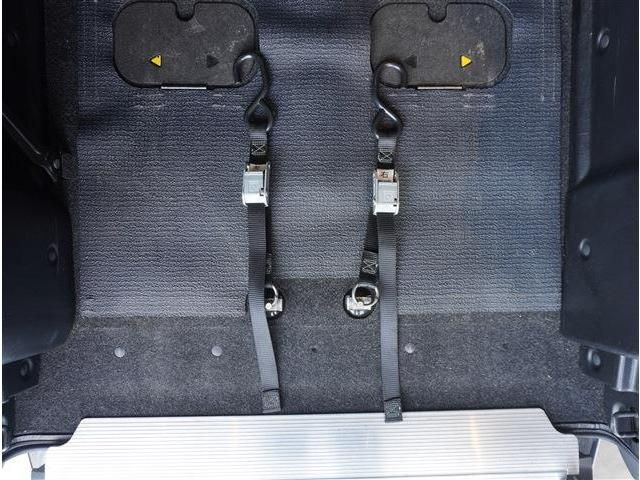 TOYOTA NOAH 4WD 2012