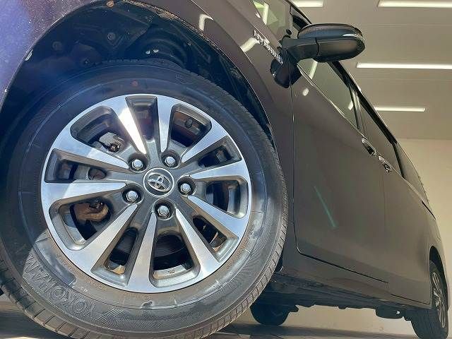 TOYOTA ESQUIRE HYBRID 2018