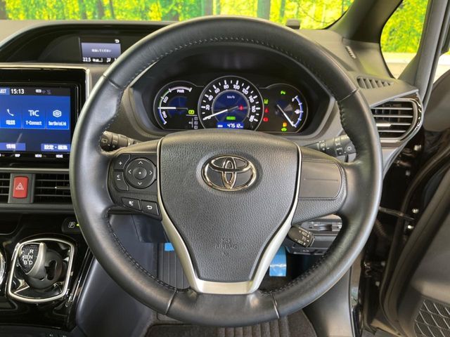 TOYOTA NOAH HYBRID 2020