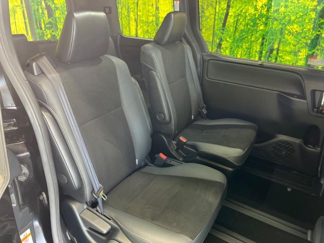 TOYOTA NOAH HYBRID 2020