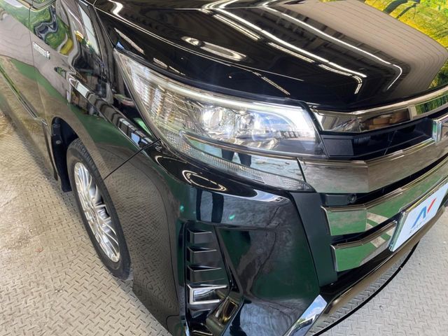 TOYOTA NOAH HYBRID 2020