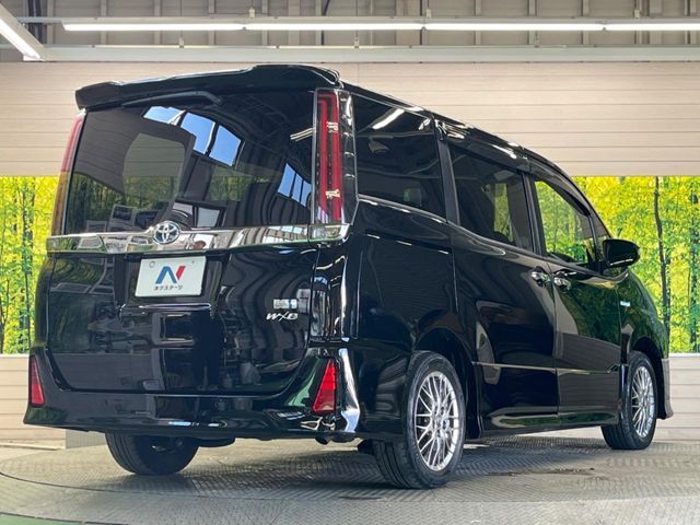 TOYOTA NOAH HYBRID 2020