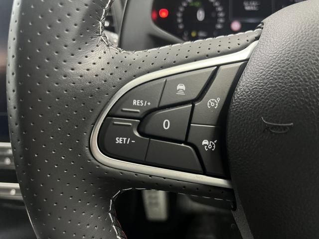 RENAULT RENAULT MEGANE hatchback 2024