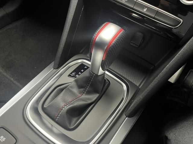 RENAULT RENAULT MEGANE hatchback 2024