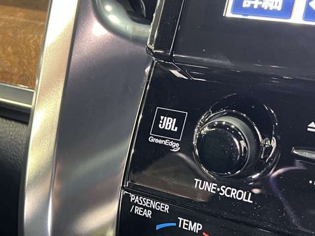 TOYOTA VELLFIRE  HYBRID 4WD 2017