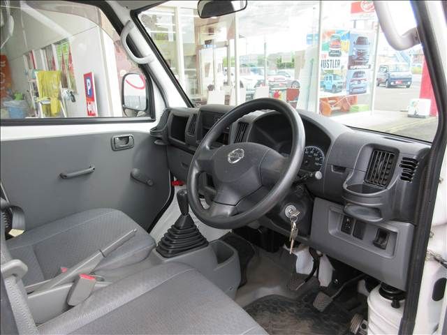 NISSAN CLIPPER truck 4WD 2013