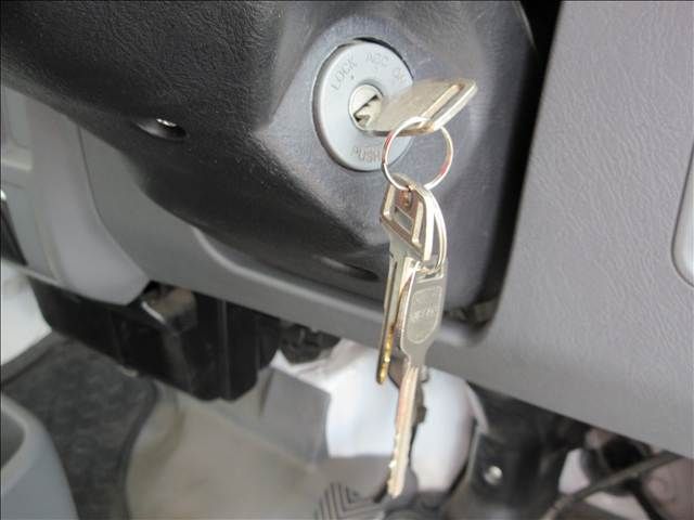 NISSAN CLIPPER truck 4WD 2013