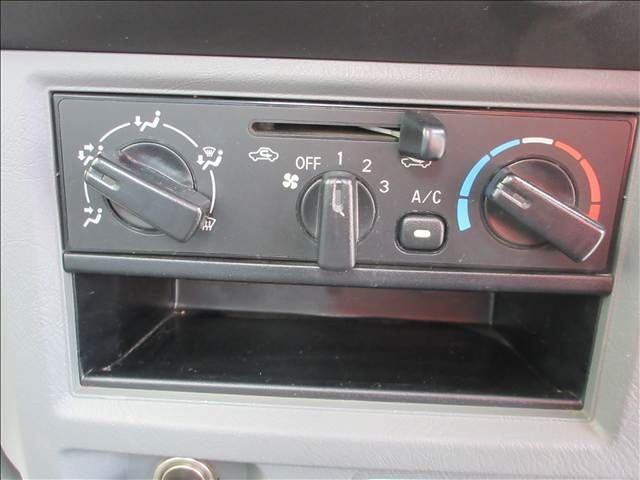 NISSAN CLIPPER truck 4WD 2013