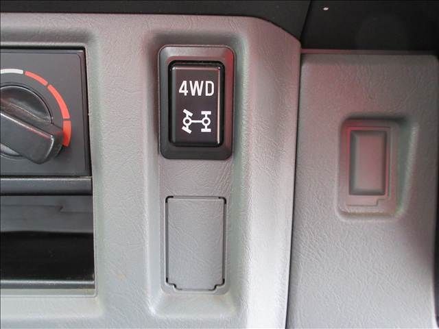 NISSAN CLIPPER truck 4WD 2013