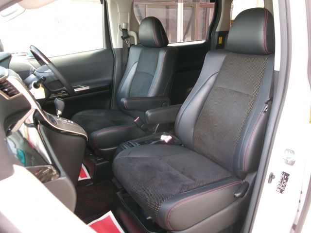 TOYOTA VELLFIRE 2014