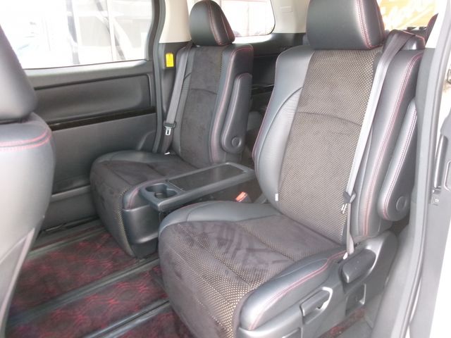 TOYOTA VELLFIRE 2014