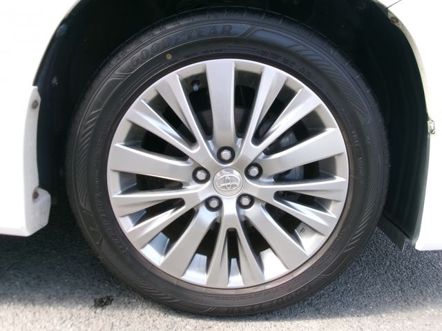 TOYOTA VELLFIRE 2014