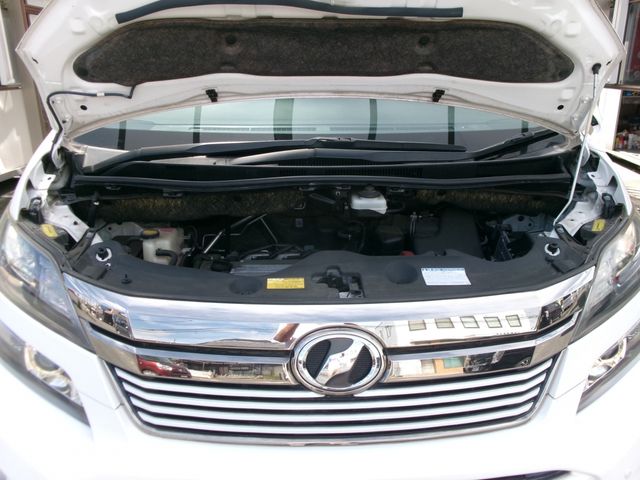 TOYOTA VELLFIRE 2014