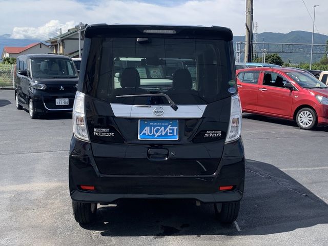 NISSAN DAYZ ROOX 2017