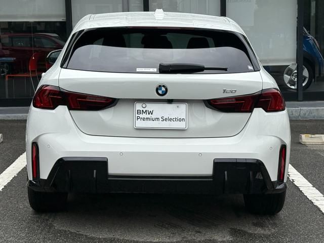 BMW BMW 1series 2025