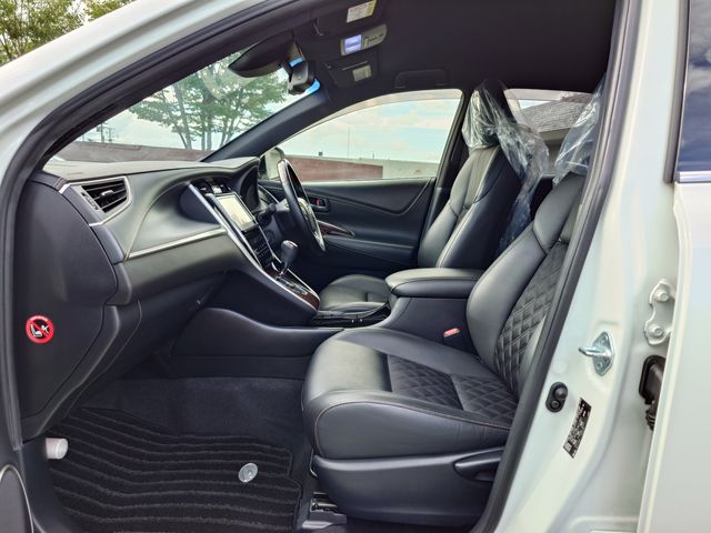 TOYOTA HARRIER 2WD 2015