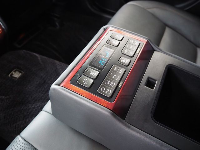 TOYOTA CROWN MAJESTA HYBRID 2014