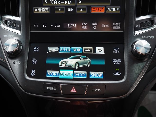 TOYOTA CROWN MAJESTA HYBRID 2014