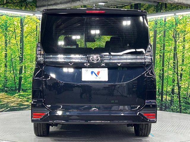 TOYOTA VOXY 4WD 2024