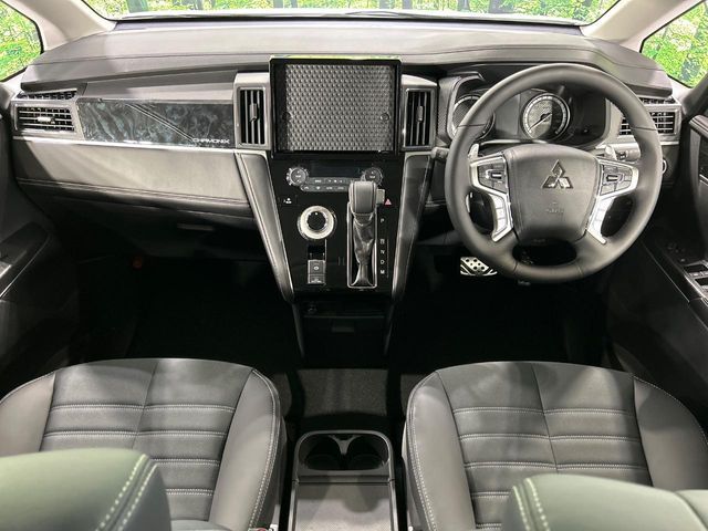 MITSUBISHI DELICA D:5 4WD 2025