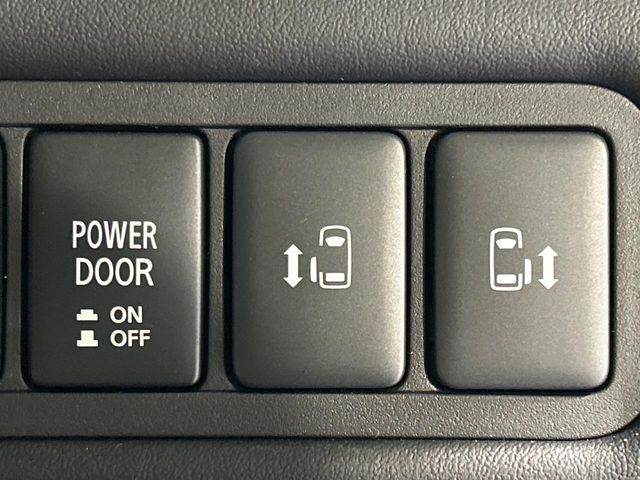 MITSUBISHI DELICA D:5 4WD 2025