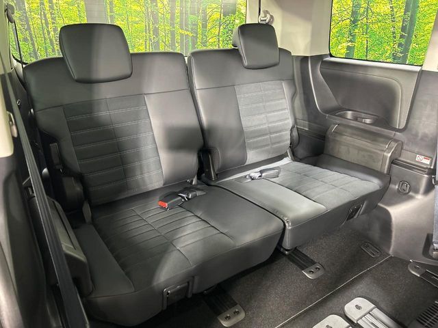 MITSUBISHI DELICA D:5 4WD 2025