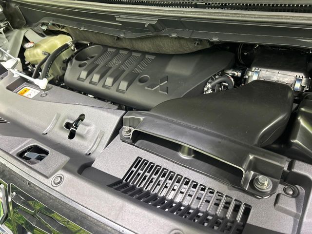 MITSUBISHI DELICA D:5 4WD 2025