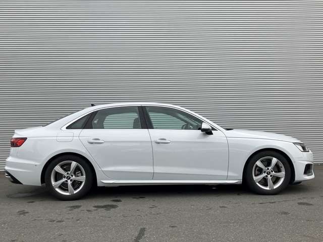 AUDI AUDI A4 2023