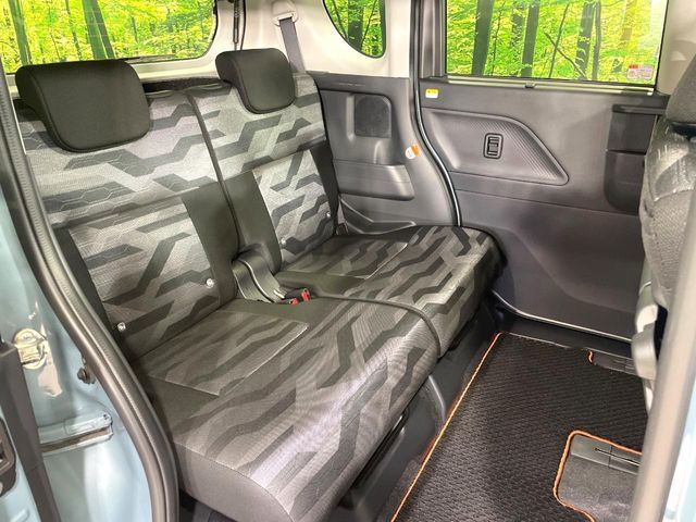 DAIHATSU TANTO FAN CROSS 2024