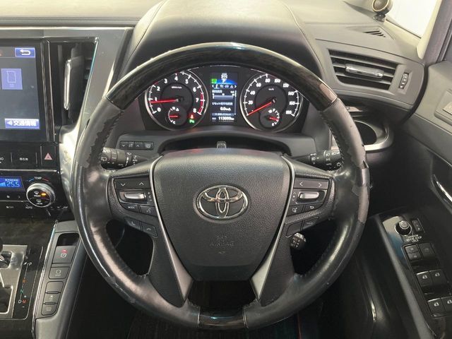 TOYOTA VELLFIRE 2016