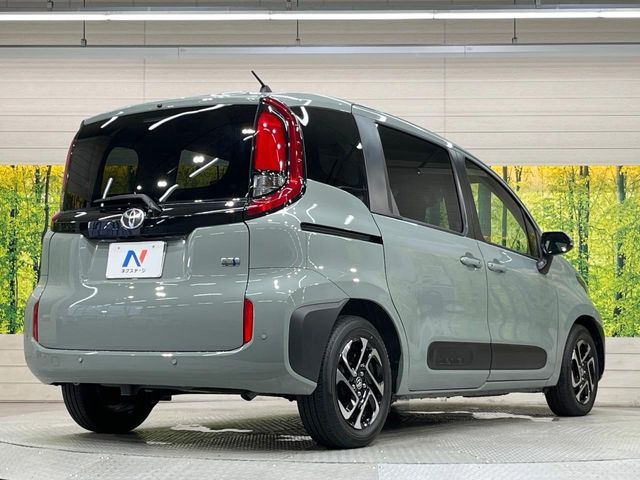 TOYOTA SIENTA HYBRID 2023