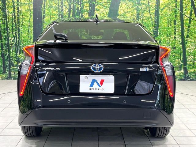 TOYOTA PRIUS 2017