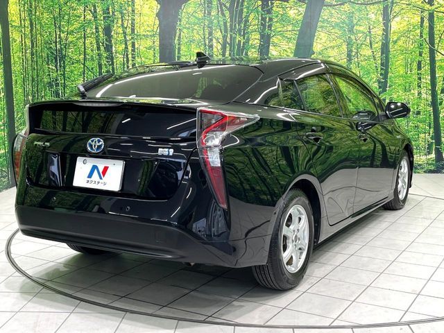 TOYOTA PRIUS 2017