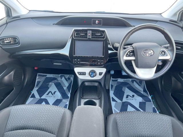 TOYOTA PRIUS 2016