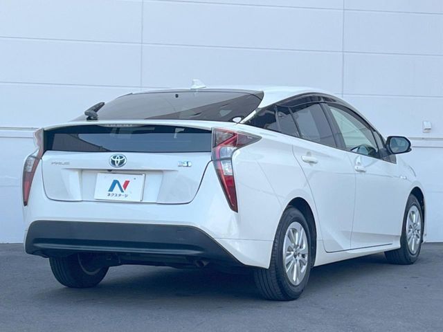 TOYOTA PRIUS 2016