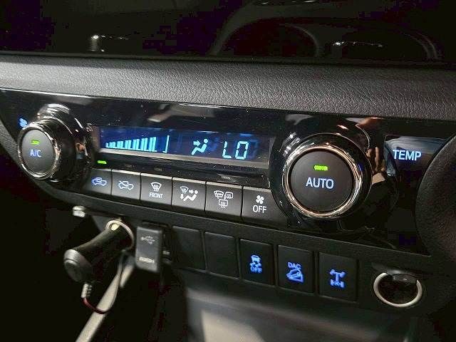 TOYOTA HILUX 4WD 2019