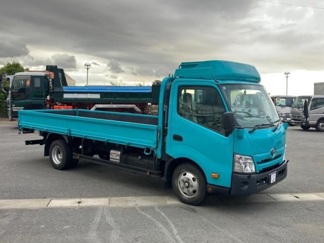 TOYOTA DYNA 2021