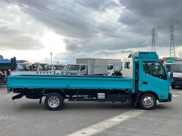 TOYOTA DYNA 2021