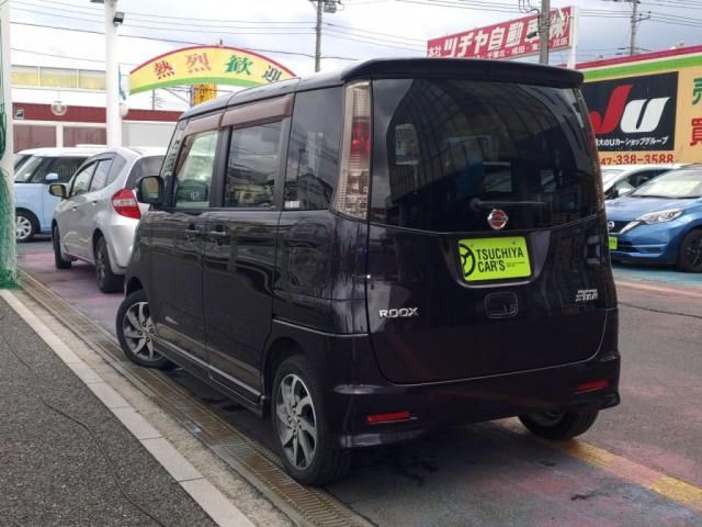 NISSAN ROOX 2012